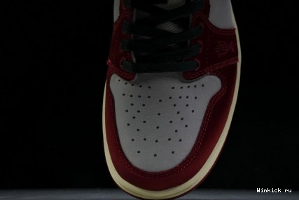 Room Home Trophy Low Jordan 1 OG Retro 1029